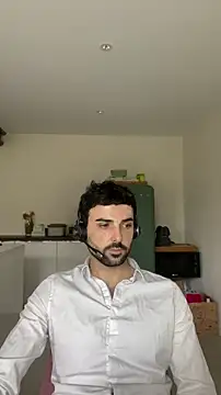 Snapshot of eauminerale chatting on 03-13-26, 10:44 eauminerale online show from 03-13-26, 10:44