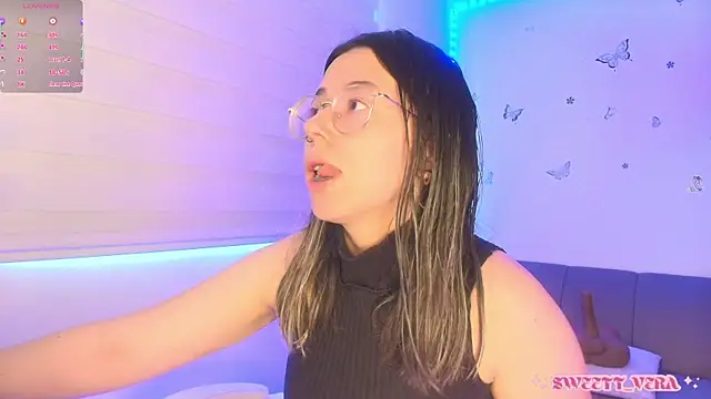 Snapshot of sweettvera chatting on 06-12-26, 01:32 sweettvera online show from 06-12-26, 01:32