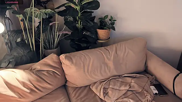 LaureMestler online show from 04-02-26, 10:24