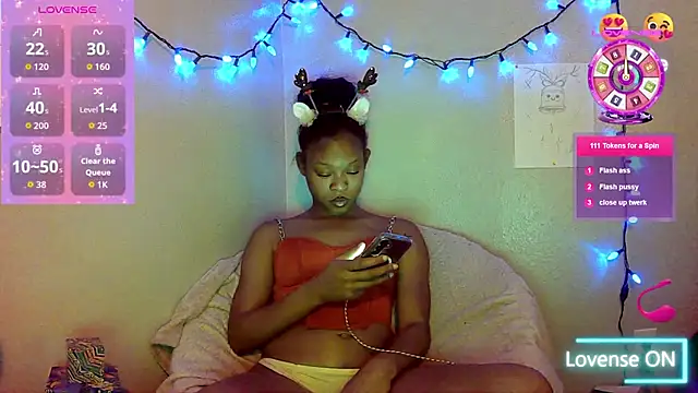 Snapshot of tokyobelle chatting on 12-05-25, 06:22 tokyobelle online show from 12-05-25, 06:22