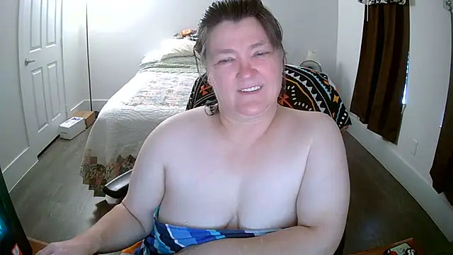Snapshot of Buggy1965 chatting on 10-14-25, 03:02 Buggy1965 online show from 10-14-25, 03:02