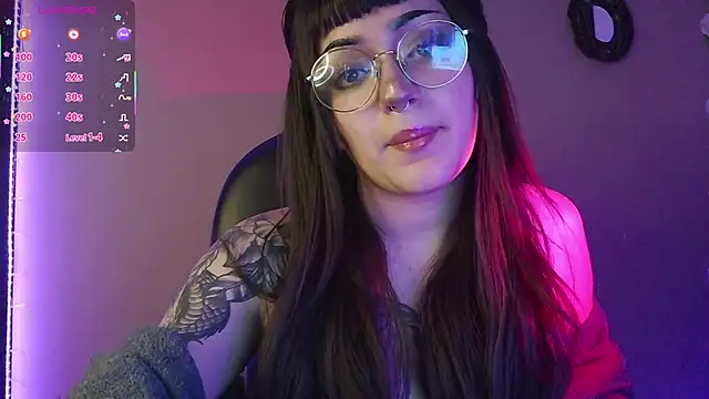 Snapshot of LesRose chatting on 12-22-25, 04:20 LesRose online show from 12-22-25, 04:20