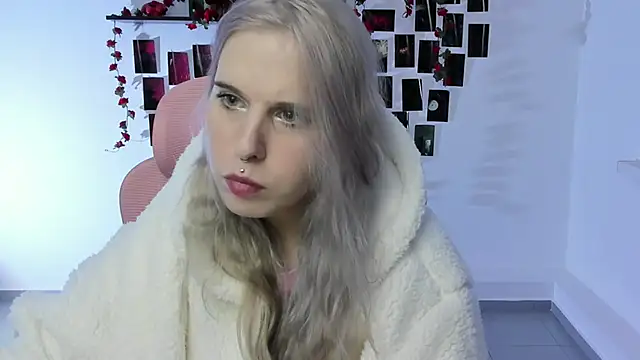 Snapshot of IngannaMorte chatting on 09-27-25, 04:12 IngannaMorte online show from 09-27-25, 04:12