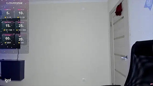 Snapshot of crystallldoll chatting on 02-21-26, 05:47 crystallldoll online show from 02-21-26, 05:47