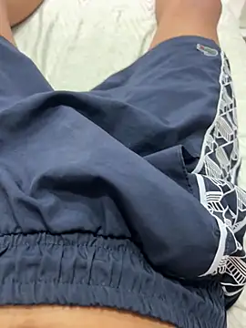 Snapshot of henrique61 chatting on 03-09-26, 05:00 henrique61 online show from 03-09-26, 05:00