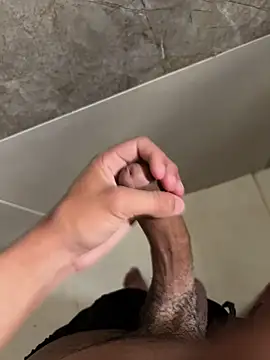 Snapshot of henrique61 chatting on 03-24-26, 10:42 henrique61 online show from 03-24-26, 10:42