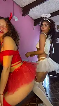 PrettyLia online show from 10-29-25, 05:14