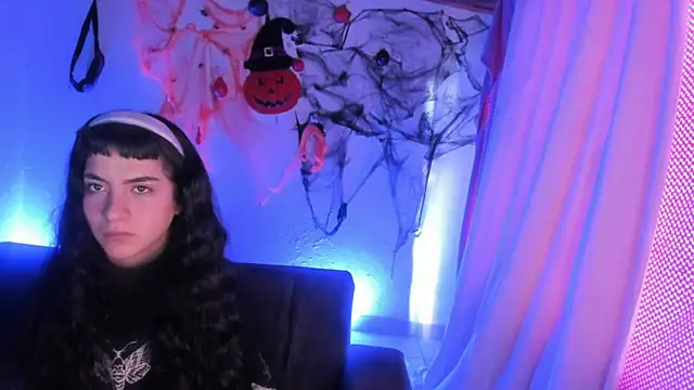 Snapshot of kitty__chs chatting on 11-22-25, 01:10 kitty chs online show from 11-22-25, 01:10