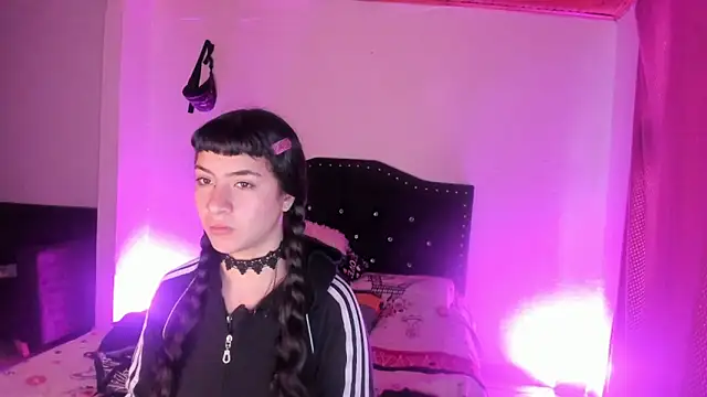 Snapshot of kitty__chs chatting on 12-04-25, 11:19 kitty chs online show from 12-04-25, 11:19