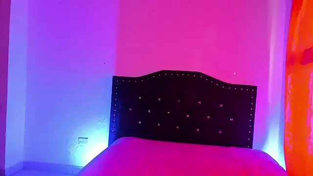 Snapshot of kitty__chs chatting on 12-15-25, 12:09 kitty chs online show from 12-15-25, 12:09