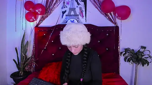 Snapshot of kitty__chs chatting on 02-18-26, 03:19 kitty chs online show from 02-18-26, 03:19