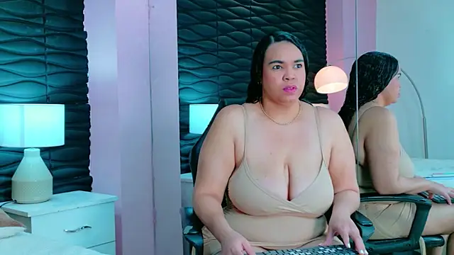 Snapshot of Valery_Nasty__ chatting on 11-01-25, 05:26 Valery Nasty online show from 11-01-25, 05:26