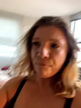 Snapshot of Seturselfonfire chatting on 09-30-25, 10:15 Seturselfonfire online show from 09-30-25, 10:15