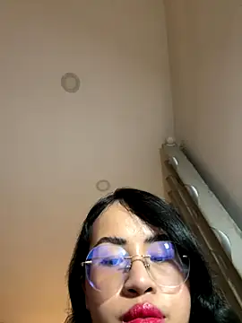 Snapshot of EllieYoon chatting on 12-04-25, 03:21 EllieYoon online show from 12-04-25, 03:21