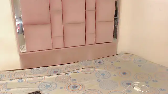 roxanawillts online show from 11-26-25, 04:30