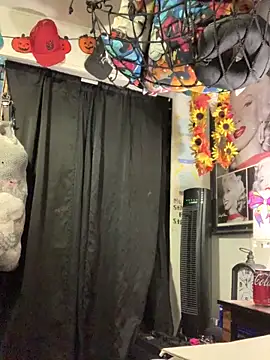 Snapshot of blondebarbiebae chatting on 03-03-26, 12:17 blondebarbiebae online show from 03-03-26, 12:17