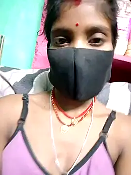 Snapshot of Cuty_kinjal chatting on 10-15-25, 04:51 Cuty kinjal online show from 10-15-25, 04:51