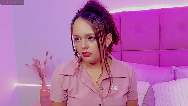 Snapshot of CamilaGomez149 chatting on 05-10-26, 01:55 CamilaGomez149 online show from 05-10-26, 01:55