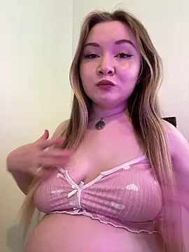 Amalie Smith online show from 06-20-26, 10:40