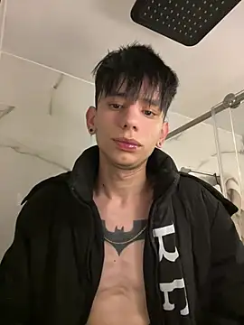 Snapshot of Skinny_batman chatting on 03-02-26, 11:00 Skinny batman online show from 03-02-26, 11:00