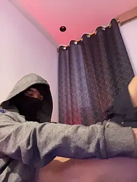 Snapshot of Skinny_batman chatting on 03-20-26, 11:09 Skinny batman online show from 03-20-26, 11:09