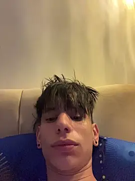 Snapshot of Skinny_batman chatting on 03-26-26, 11:49 Skinny batman online show from 03-26-26, 11:49