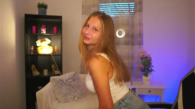 Snapshot of emmie_murray chatting on 11-05-25, 02:06 emmie murray online show from 11-05-25, 02:06