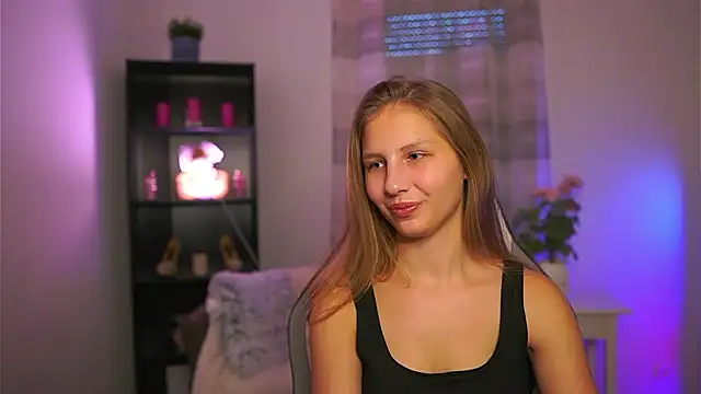 Snapshot of emmie_murray chatting on 01-17-26, 02:11 emmie murray online show from 01-17-26, 02:11