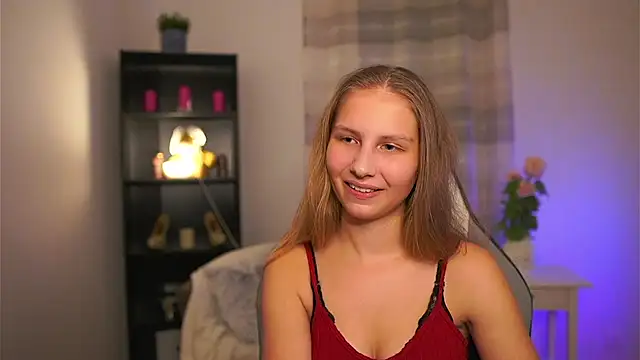 Snapshot of emmie_murray chatting on 02-19-26, 06:59 emmie murray online show from 02-19-26, 06:59