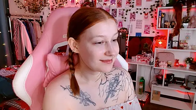 Ayla Hicks online show from 12-16-25, 08:36