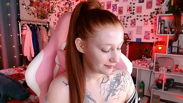 Ayla Hicks online show from 12-17-25, 08:15