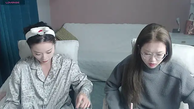 Snapshot of redrose520 chatting on 03-02-26, 12:34 redrose520 online show from 03-02-26, 12:34