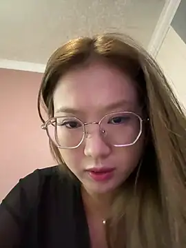 Snapshot of redrose520 chatting on 03-12-26, 12:55 redrose520 online show from 03-12-26, 12:55