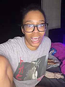 Snapshot of YeahhhitsBreezy chatting on 03-05-26, 01:01 YeahhhitsBreezy online show from 03-05-26, 01:01