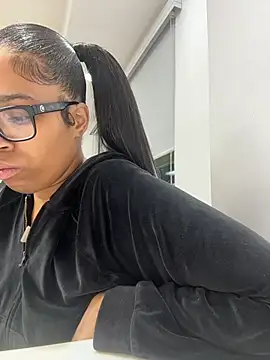 Snapshot of YeahhhitsBreezy chatting on 03-20-26, 02:16 YeahhhitsBreezy online show from 03-20-26, 02:16