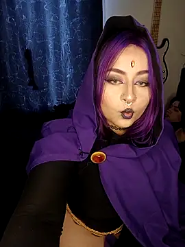 Snapshot of Iluromi chatting on 10-30-25, 06:19 Iluromi online show from 10-30-25, 06:19