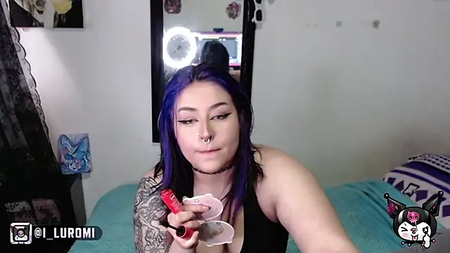 Snapshot of Iluromi chatting on 12-04-25, 03:10 Iluromi online show from 12-04-25, 03:10