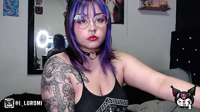 Snapshot of Iluromi chatting on 02-04-26, 03:18 Iluromi online show from 02-04-26, 03:18