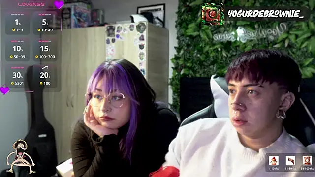 Snapshot of Iluromi chatting on 02-05-26, 03:27 Iluromi online show from 02-05-26, 03:27