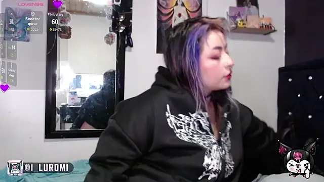 Snapshot of Iluromi chatting on 02-26-26, 03:00 Iluromi online show from 02-26-26, 03:00