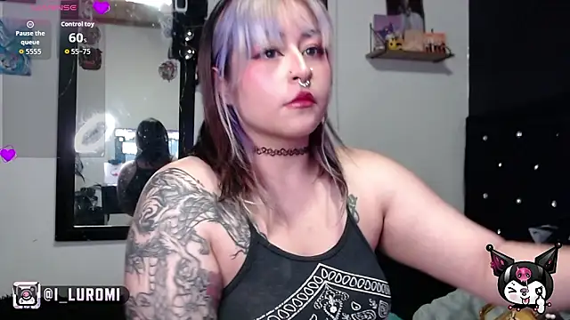 Snapshot of Iluromi chatting on 03-02-26, 03:52 Iluromi online show from 03-02-26, 03:52