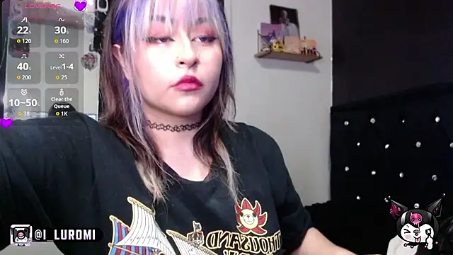 Snapshot of Iluromi chatting on 03-04-26, 02:45 Iluromi online show from 03-04-26, 02:45