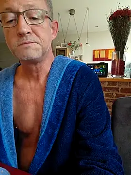 Snapshot of TommyTom76 chatting on 11-01-25, 07:43 TommyTom76 online show from 11-01-25, 07:43