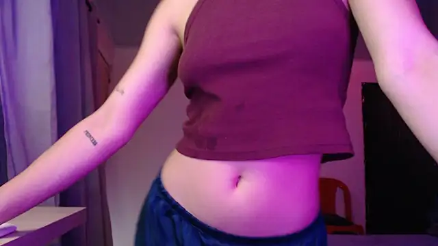 Snapshot of LittleCheerry69 chatting on 10-22-25, 12:49 LittleCheerry69 online show from 10-22-25, 12:49