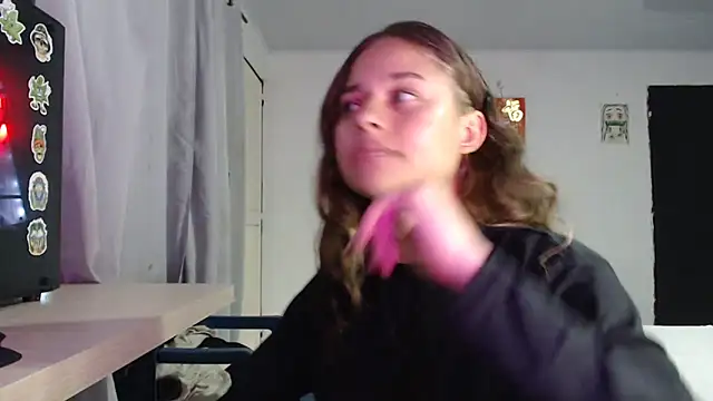 Snapshot of LittleCheerry69 chatting on 02-13-26, 07:43 LittleCheerry69 online show from 02-13-26, 07:43