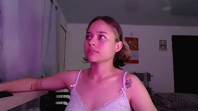 Snapshot of LittleCheerry69 chatting on 02-28-26, 02:07 LittleCheerry69 online show from 02-28-26, 02:07