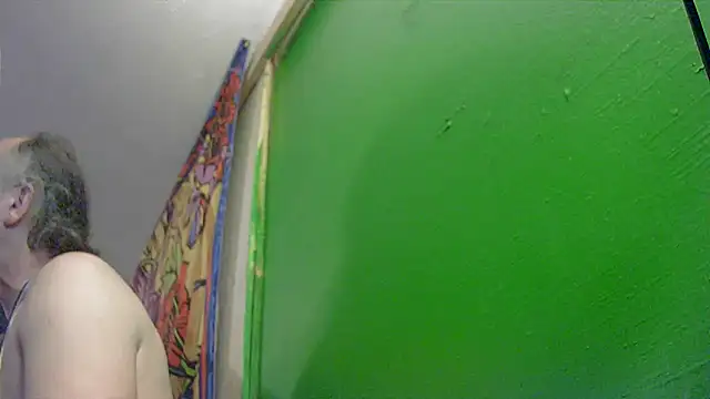 Snapshot of HippieDad333 chatting on 11-14-25, 01:48 HippieDad333 online show from 11-14-25, 01:48