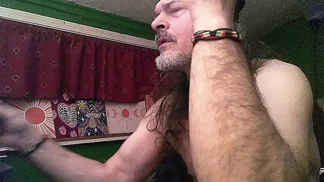 Snapshot of HippieDad333 chatting on 04-03-26, 04:54 HippieDad333 online show from 04-03-26, 04:54