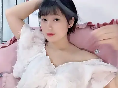 Lie liee online show from 06-23-26, 02:04