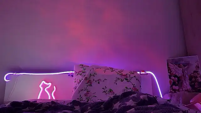 Snapshot of CandysRose chatting on 10-06-25, 07:11 CandysRose online show from 10-06-25, 07:11